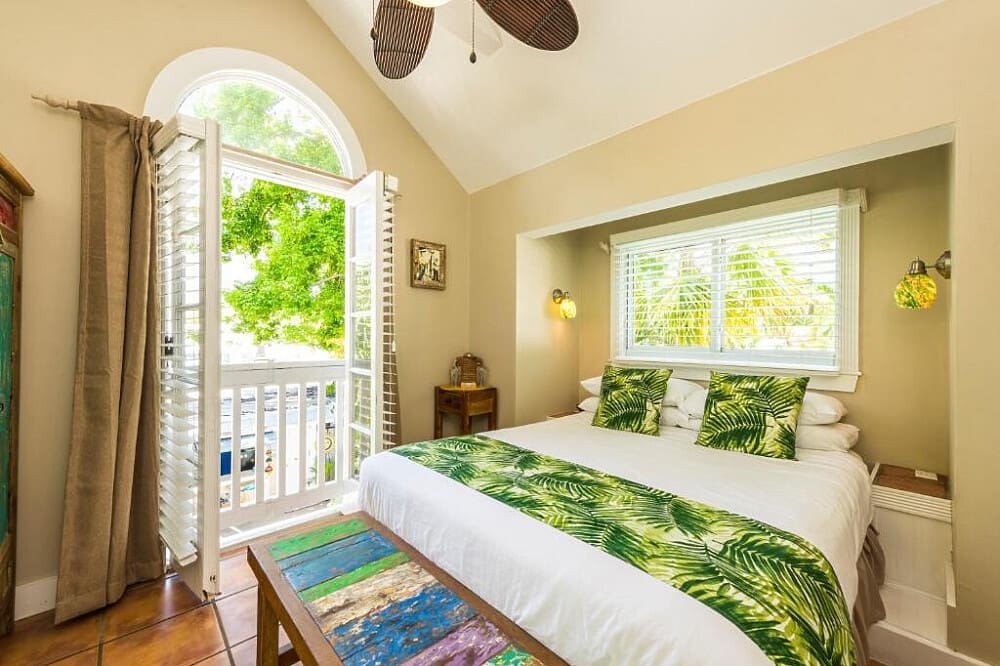 5 Day Key West private bed room