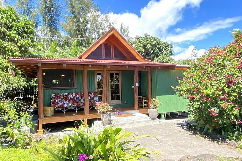 Cabin 7 Day Wellness, Meditation, & Aqua Yoga Retreat in Hawaii, US