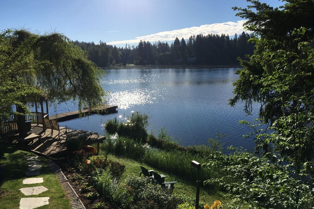 Lake 3 Day Cottage Lake B&B Spiritual Retreat in Woodinville, USA
