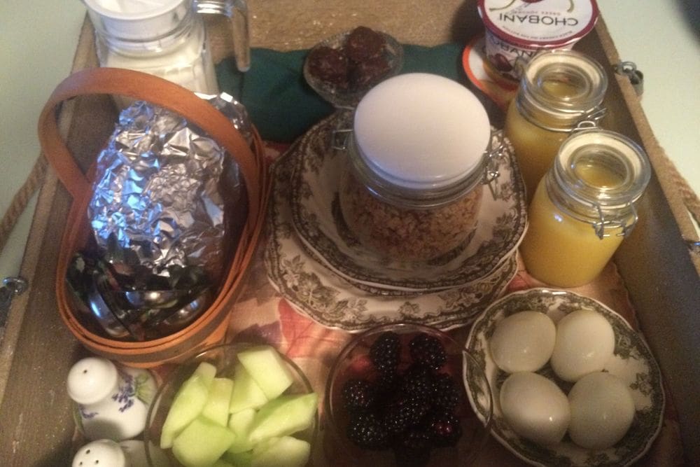 Snacks 3 Day Cottage Lake B&B Spiritual Retreat in Woodinville, USA