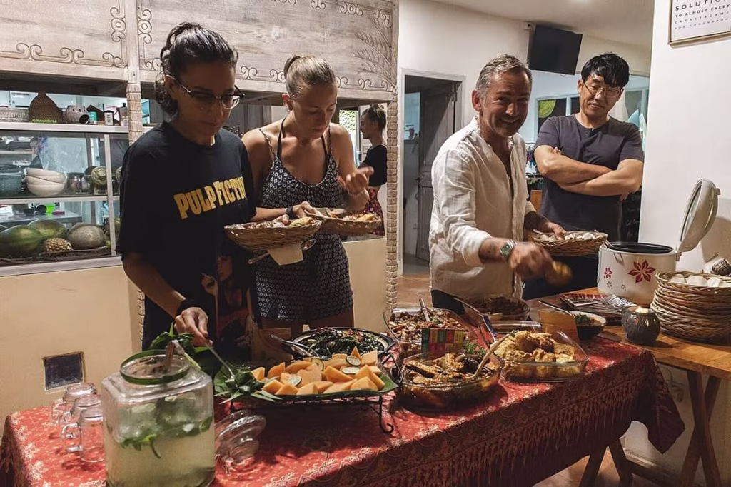 4 Day Surf & Yoga on the Paradise Island of Nusa Lembongan Dinner